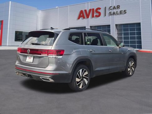 Used 2025 Volkswagen Atlas SE FWD image 6