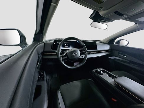 Used 2023 Nissan Ariya FWD image 18