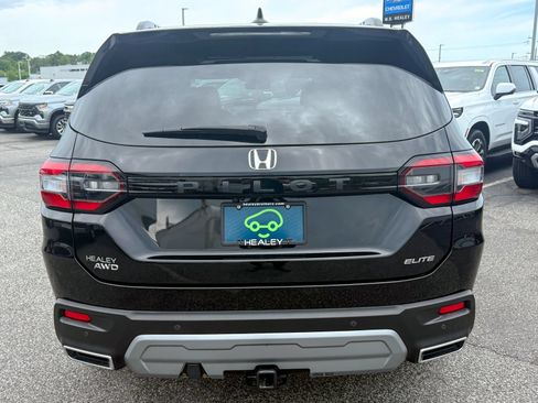 Used 2023 Honda Pilot Elite image 7