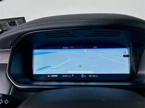 Used 2019 Land Rover Discovery HSE image 13