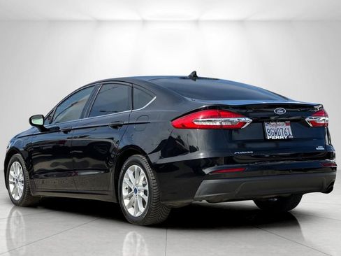 Used 2019 Ford Fusion SE image 6