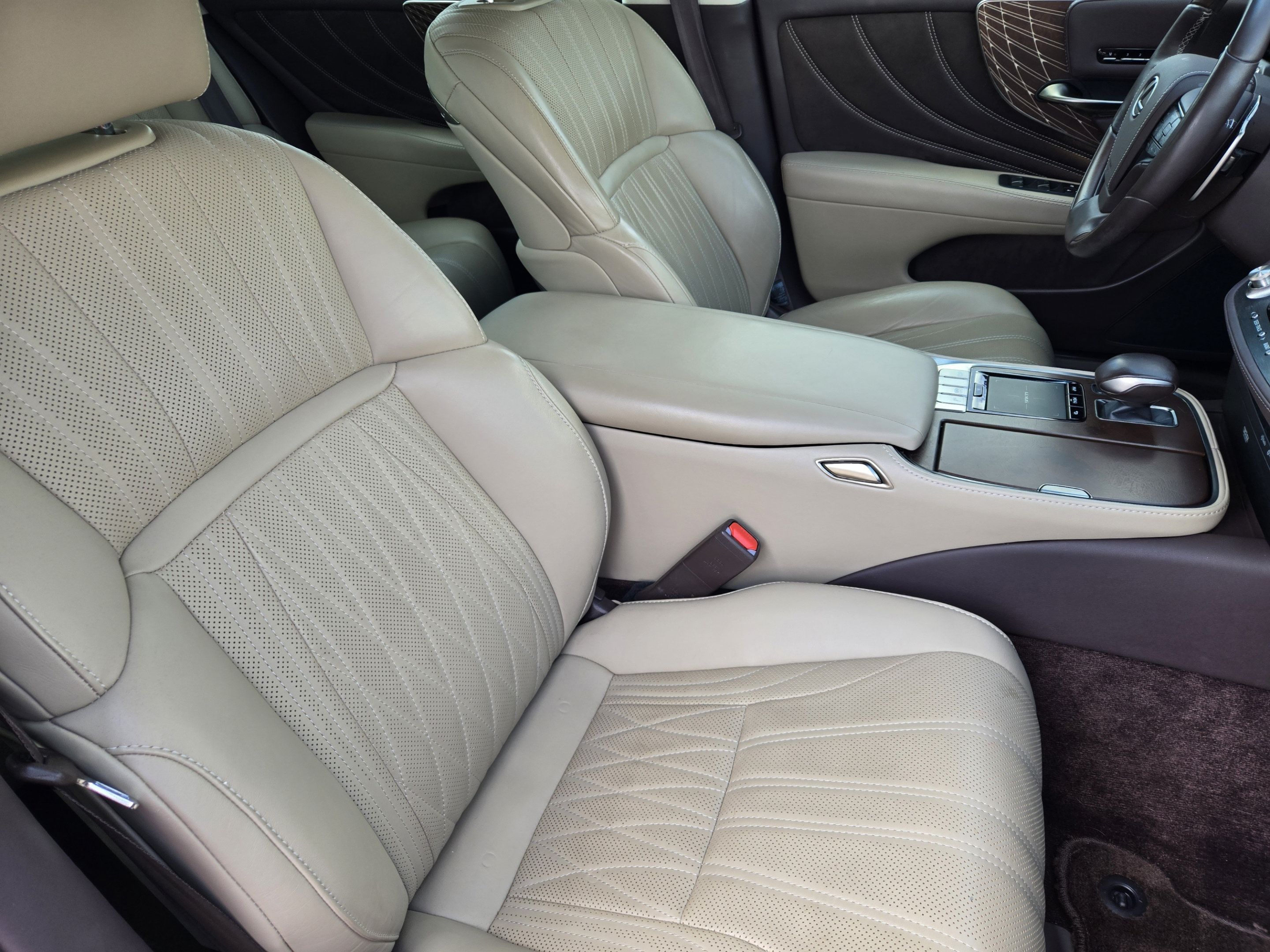 Used 2018 Lexus LS 500 w/ Interior Upgrade Package RWD image 10