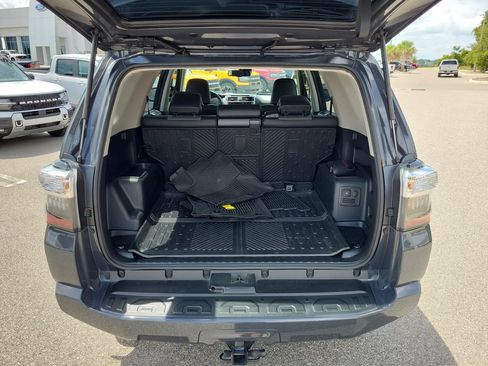 Used 2024 Toyota 4Runner SR5 Premium w/ Moonroof Package RWD image 8