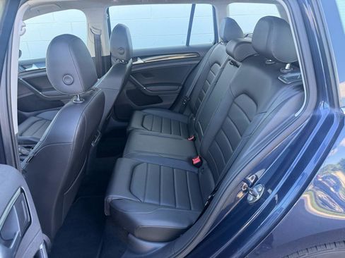 Used 2016 Volkswagen Golf SportWagen FWD image 15