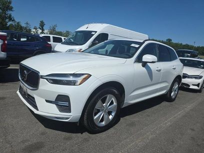 Used 2022 Volvo XC60 B5 Momentum