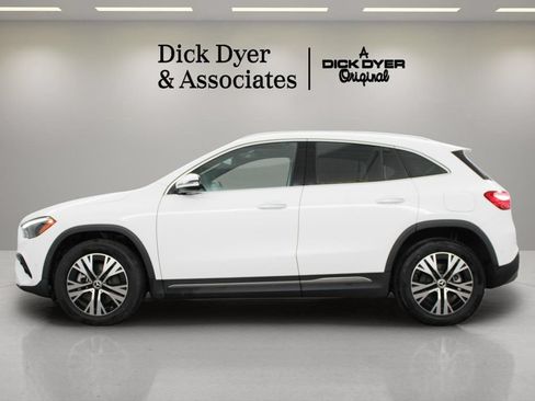 Used 2025 Mercedes-Benz GLA 250 4MATIC image 15