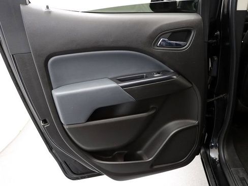 Used 2016 Chevrolet Colorado Z71 w/ Z71 Midnight Edition image 26