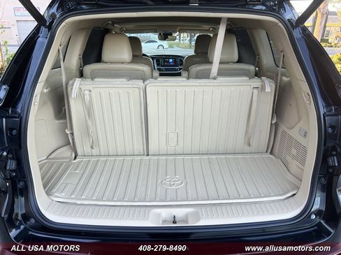 Used 2017 Toyota Highlander Limited image 27
