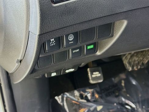 Used 2021 Nissan Rogue Sport S image 24