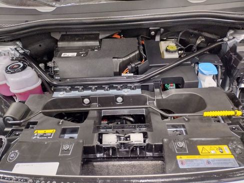 Used 2021 Volkswagen ID.4 Pro S w/ Gradient Package image 8