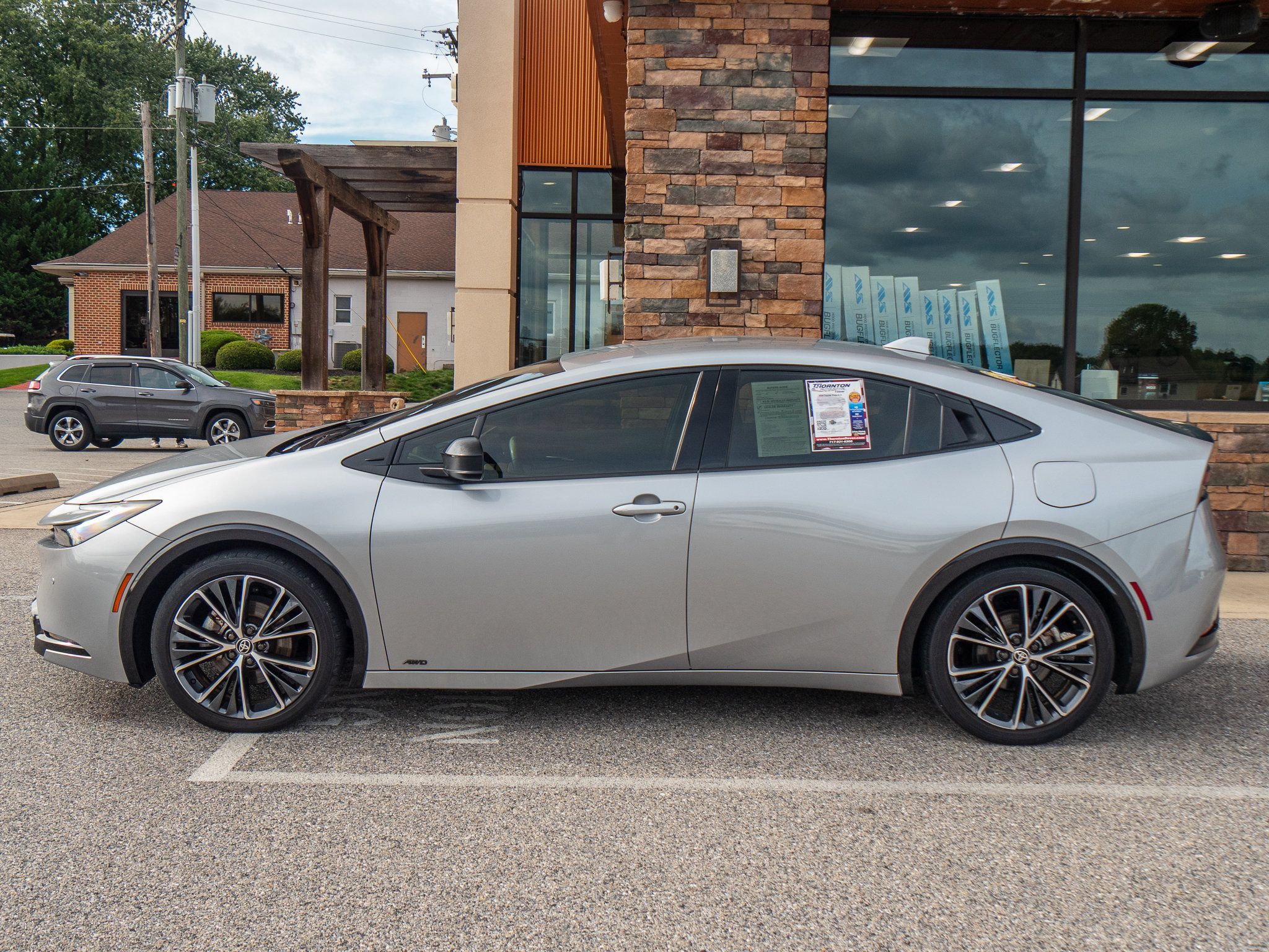Used 2024 Toyota Prius XLE AWD/4WD image 6