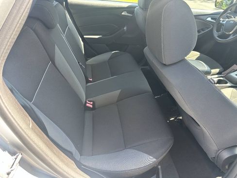 Used 2014 Ford Focus SE FWD image 13