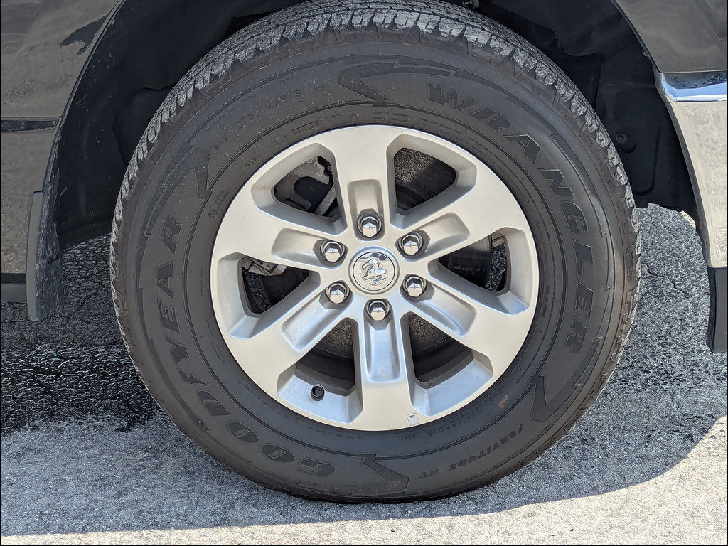 Used 2024 RAM 1500 Laramie AWD/4WD image 11