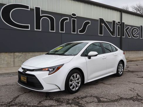 Used 2024 Toyota Corolla LE image 1