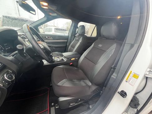 Used 2019 Ford Explorer XLT w/ Equipment Group 201A AWD/4WD image 10