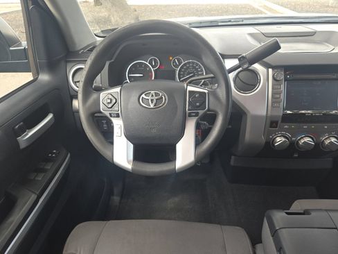 Used 2016 Toyota Tundra SR5 w/ Tow Package RWD image 13