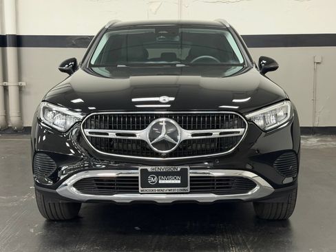 Used 2025 Mercedes-Benz GLC 350e 4MATIC image 4