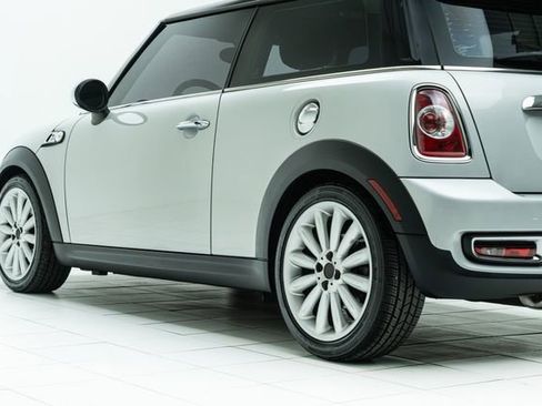 Used 2011 MINI Cooper S image 19