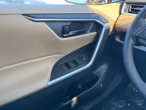 Certified 2025 Toyota RAV4 LE image 29