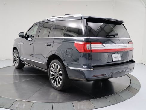 Used 2021 Lincoln Navigator Reserve w/ Luxury Package image 3