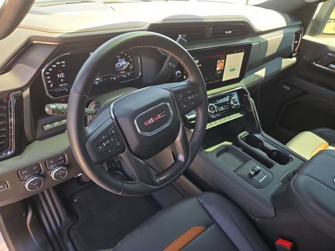 Used 2025 GMC Sierra 2500 AT4 w/ AT4 Premium Plus Package AWD/4WD image 10