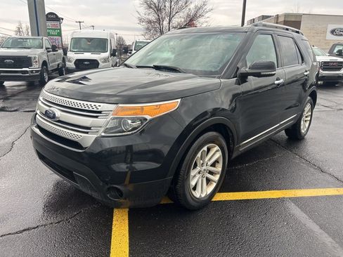 Used 2014 Ford Explorer XLT w/ Equipment Group 202A image 1