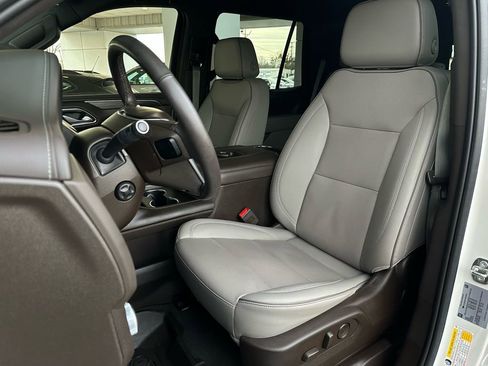 Used 2022 GMC Yukon SLT w/ SLT Luxury Package image 15