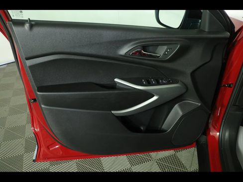 New 2026 Chevrolet Trax RS w/ Sunroof Package FWD image 20