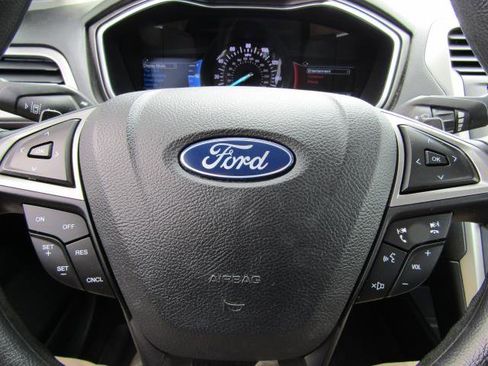 Used 2020 Ford Fusion SE AWD/4WD image 20
