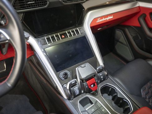 Used 2021 Lamborghini Urus image 43