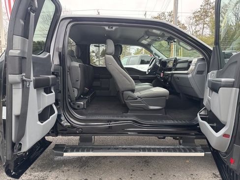 Certified 2024 Ford F350 XLT w/ FX4 Off-Road Package image 19