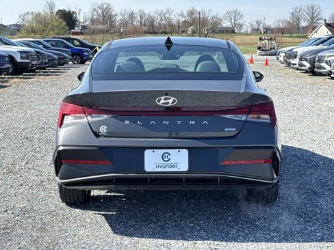 New 2026 Hyundai Elantra Limited FWD image 14