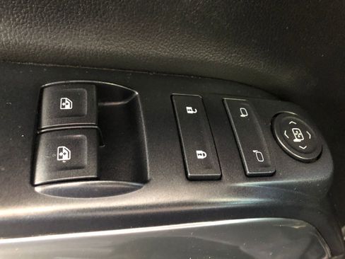 Used 2017 Chevrolet Silverado 1500 LT w/ LT Convenience Package AWD/4WD image 28