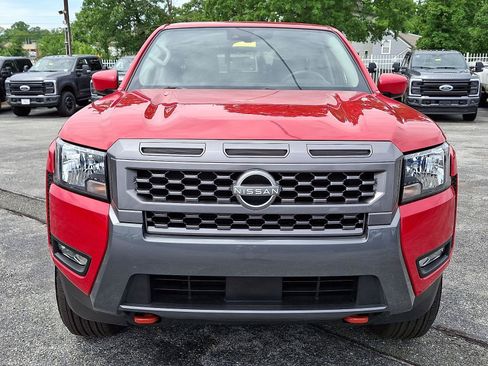 Used 2025 Nissan Frontier SV w/ SV Convenience Package AWD/4WD image 2