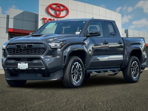 Certified 2025 Toyota Tacoma TRD Sport AWD/4WD image 7