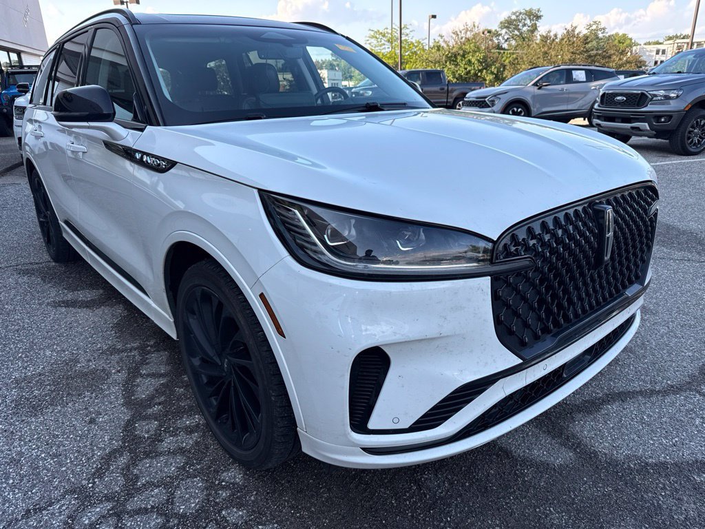Used 2025 Lincoln Aviator Reserve w/ Equipment Group 201A AWD/4WD image 13