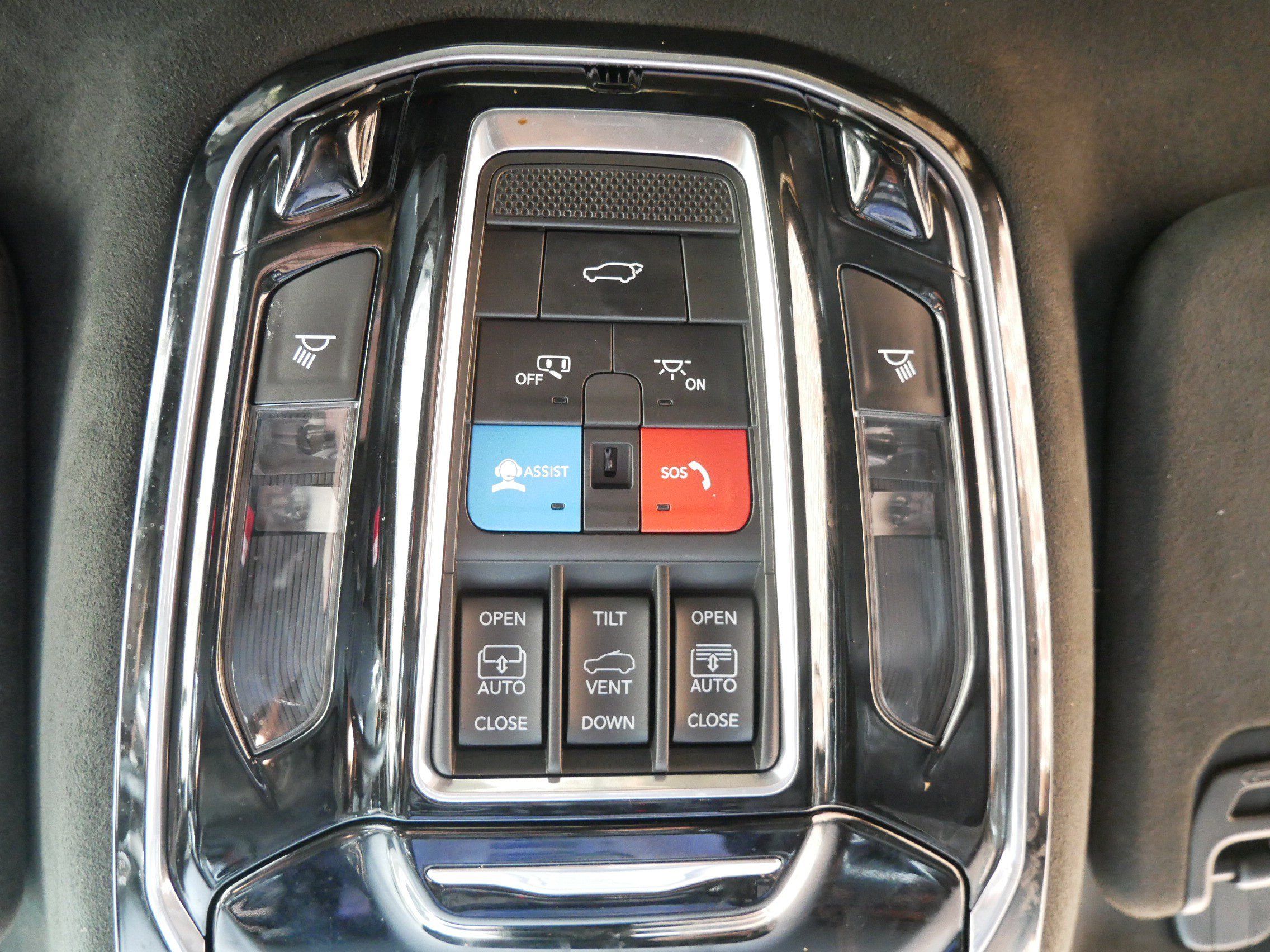 Used 2024 Jeep Grand Wagoneer L Series III w/ Rear Seat Video Group 1 AWD/4WD image 23