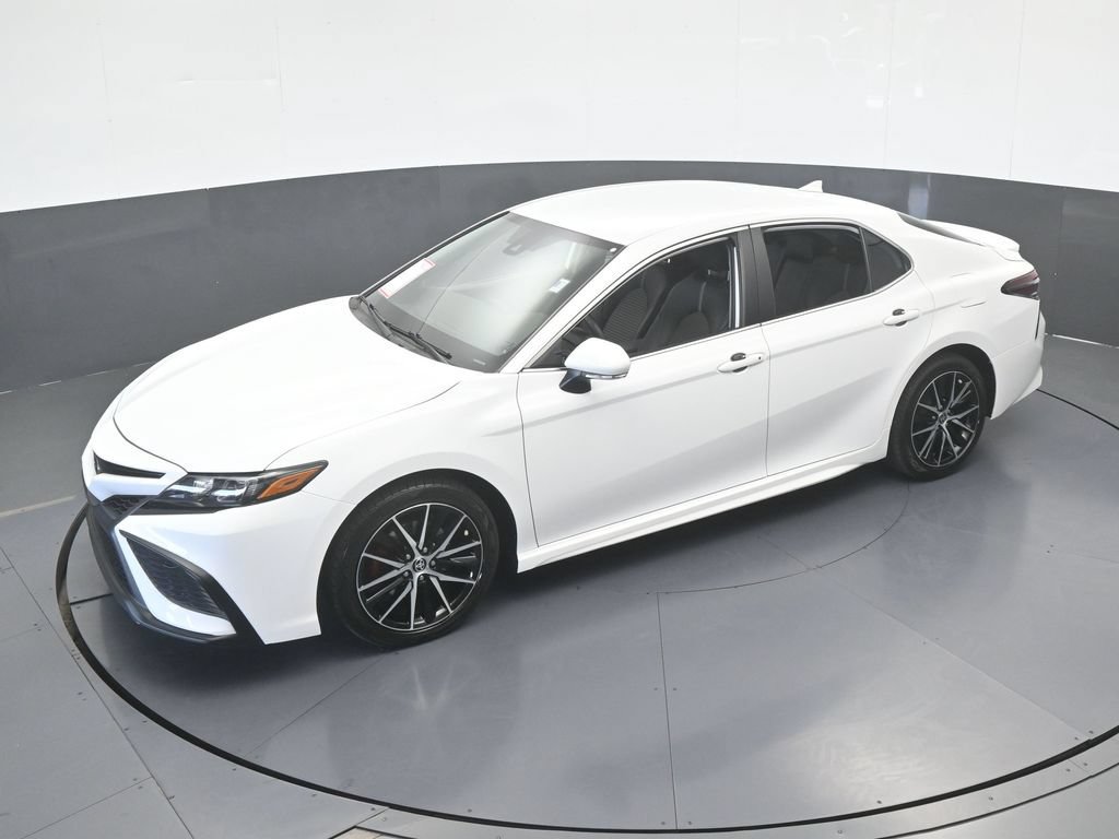 Used 2022 Toyota Camry SE w/ Convenience Package FWD image 47