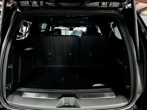 Used 2026 Chevrolet Suburban High Country image 7