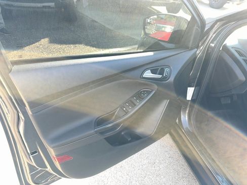 Used 2018 Ford Focus SEL image 19