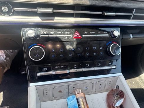 Used 2024 Hyundai Santa Fe Calligraphy FWD image 6