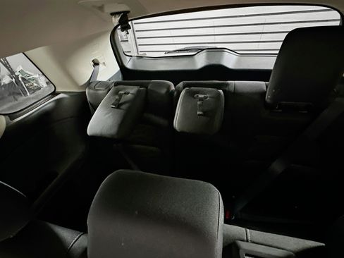 Used 2025 Nissan Pathfinder SV FWD image 28