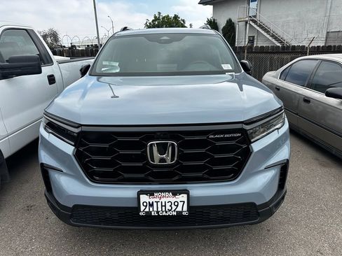 Used 2025 Honda Pilot Black Edition image 4