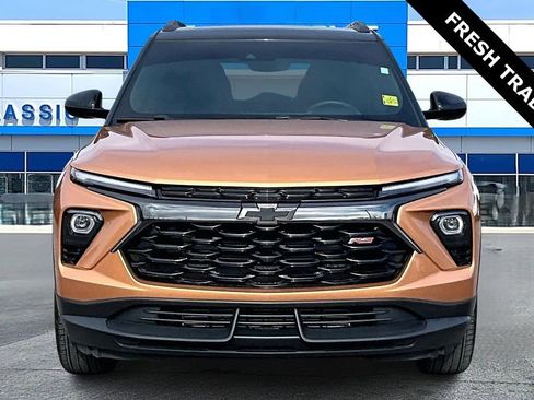 Used 2024 Chevrolet TrailBlazer RS w/ Driver Confidence Package image 2