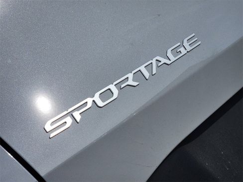 New 2026 Kia Sportage EX image 8