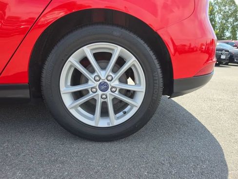 Used 2015 Ford Focus SE FWD image 11
