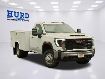 New 2025 GMC Sierra 3500 Pro w/ Convenience Package