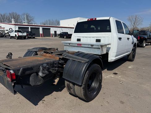 Used 2017 RAM 3500 Tradesman w/ Chrome Appearance Group image 11