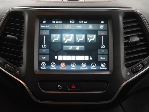 Used 2020 Jeep Cherokee Trailhawk w/ Cold Weather Group AWD/4WD image 17