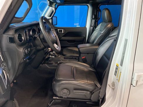 Used 2023 Jeep Wrangler Unlimited Sahara AWD/4WD image 12